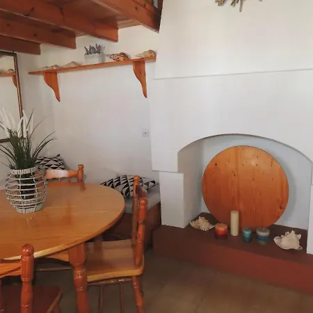 فيلة Aloustina's House سيمي