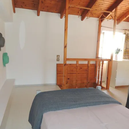 Aloustina's House * سيمي