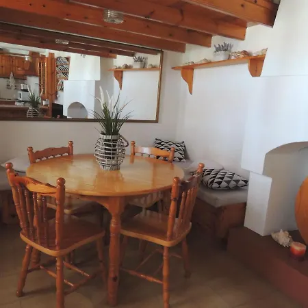 Aloustina's House * سيمي